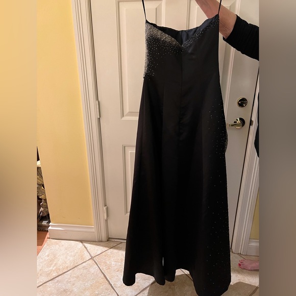 Black Satin Cache strapless evening gown size 2 rhinestone. - Picture 5 of 5